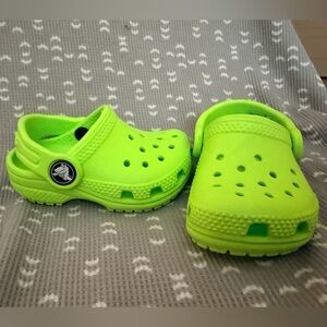 Crocs Classic Clog Toddler Neon Volt Green Size 4C